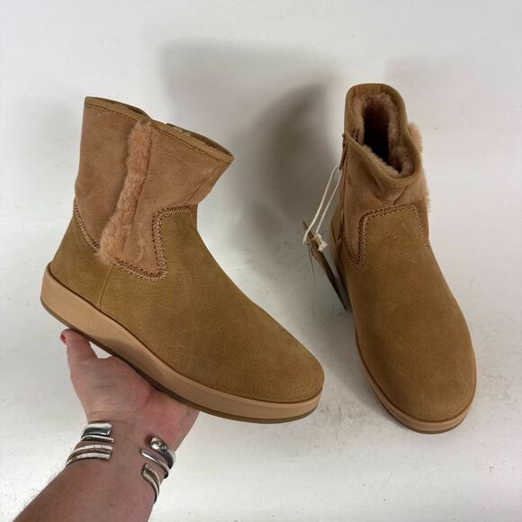 Olukai Pa'ina Hulu Winter Boot Womens 7 Brown Suede Leather Side Zip Booties NWT - Picture 1 of 9